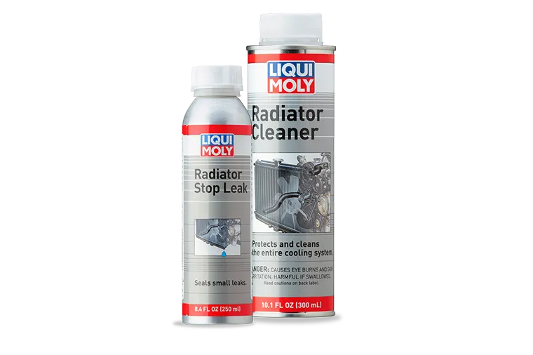 Zwei LIQUI MOLY Kühler-Additive (Reiniger und Dichter) in Flaschen.